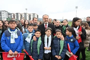 Bursa Büyükşehir’den Nilüfer’e futbol sahası